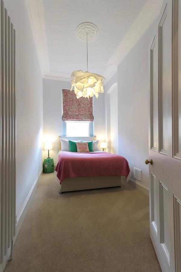 Apartamento Bright Modern Two Bed With Parking